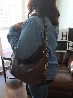 Coach Zoe Hobo, a classic slouchy leather handbag Gorgeous💙2008 - 2009